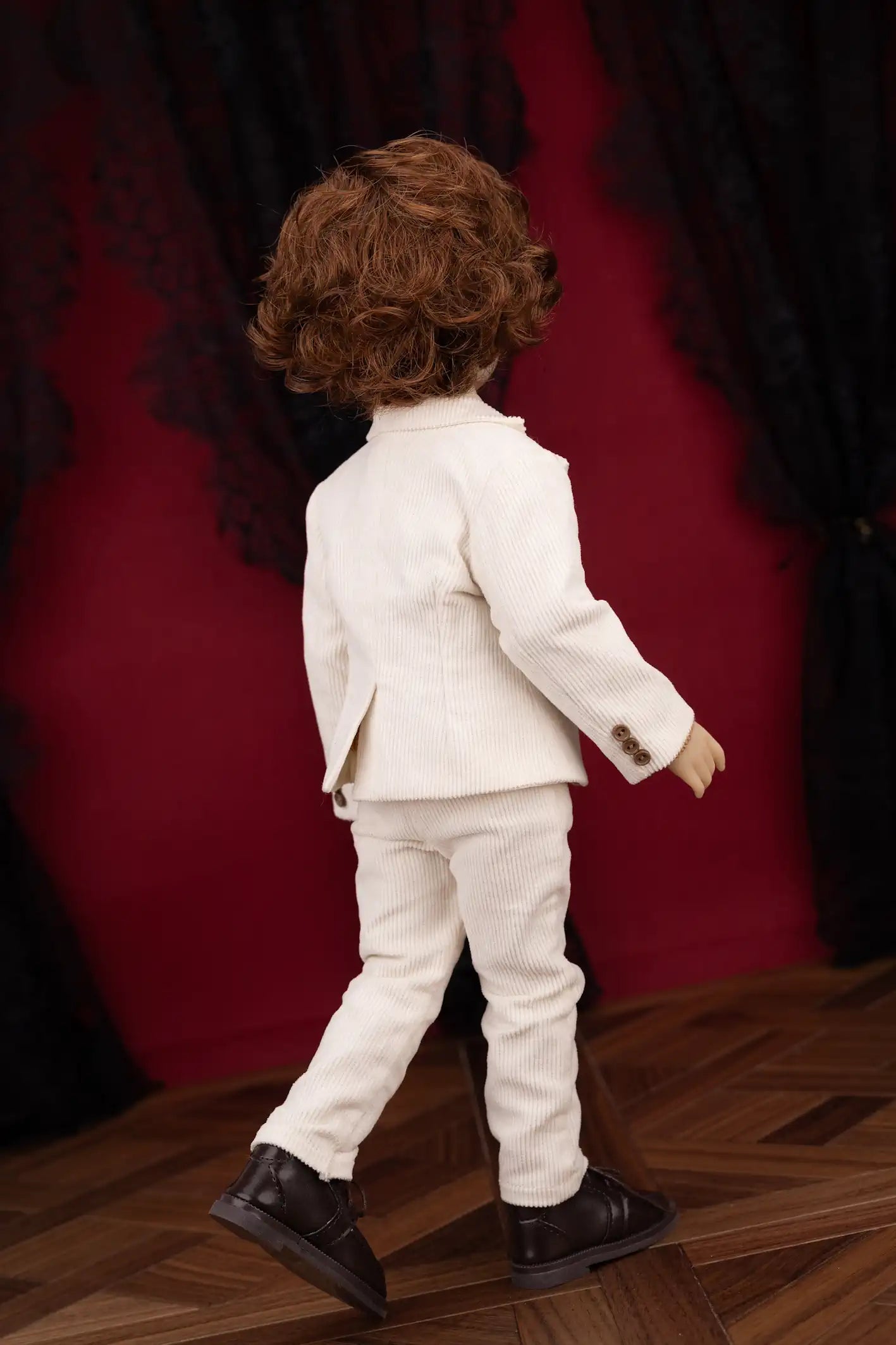 Tom (Limited Edition)