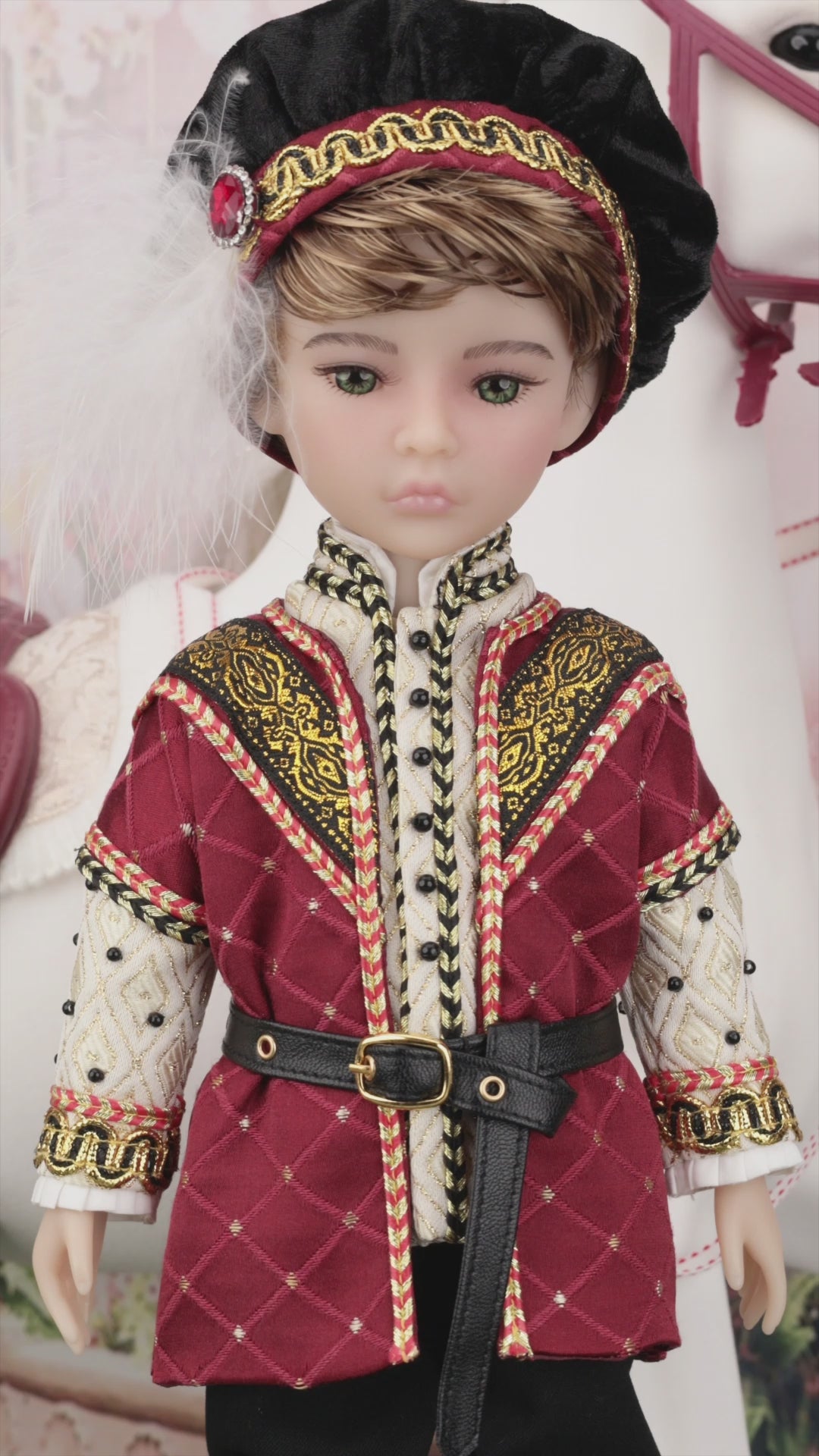 360 degree video of Prince Edwin Doll